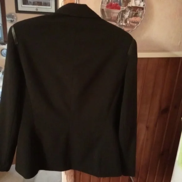 Jacket - Picture 4 of 9